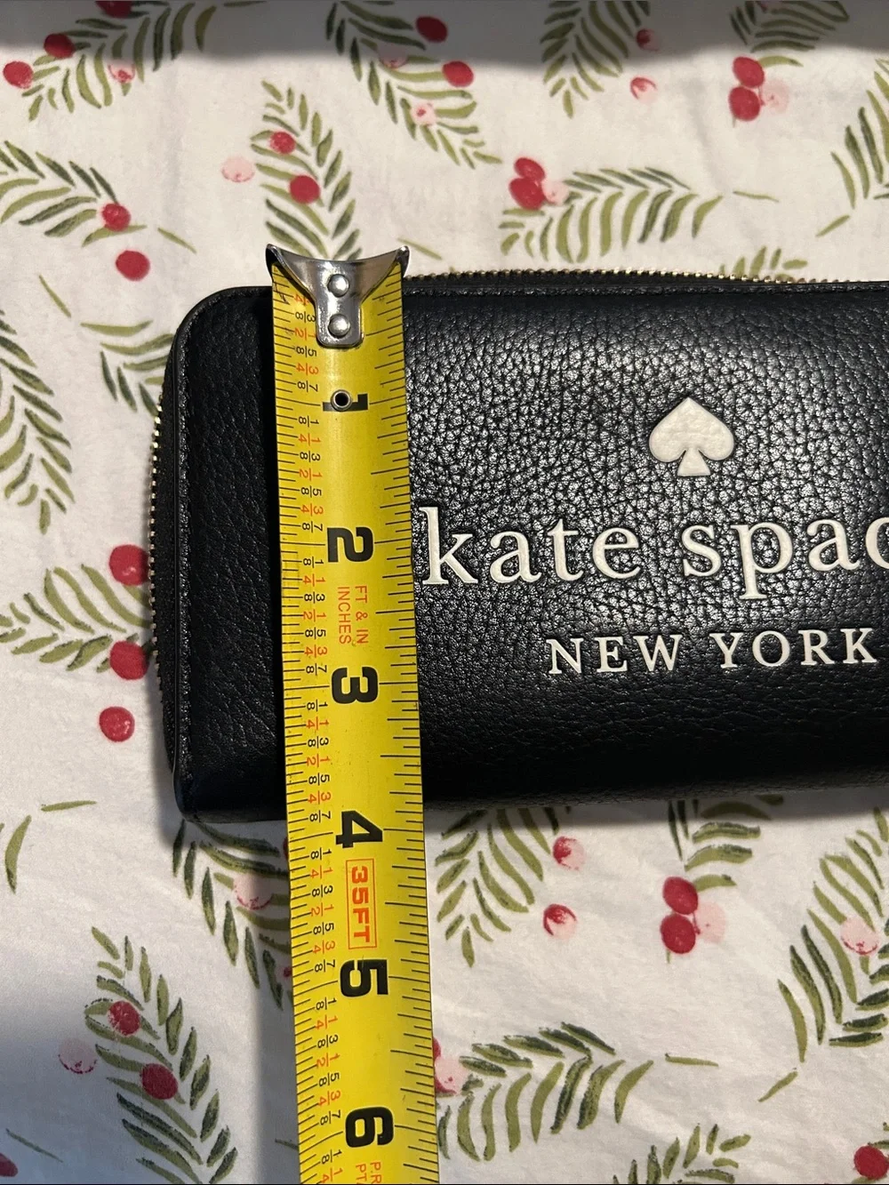 Kate Spade New York Black Leather Large Continental Zip Wallet EUC